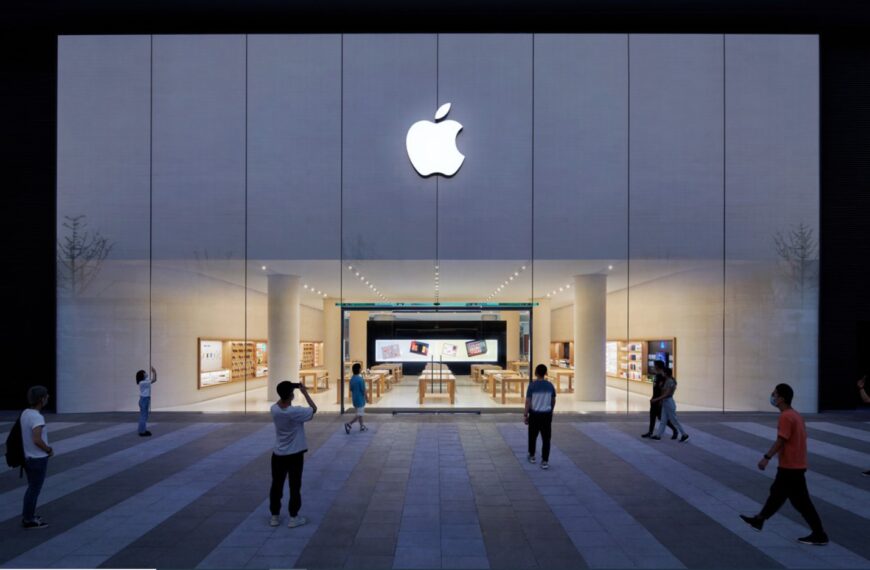 Apple closed its store and cancelled services in Russia